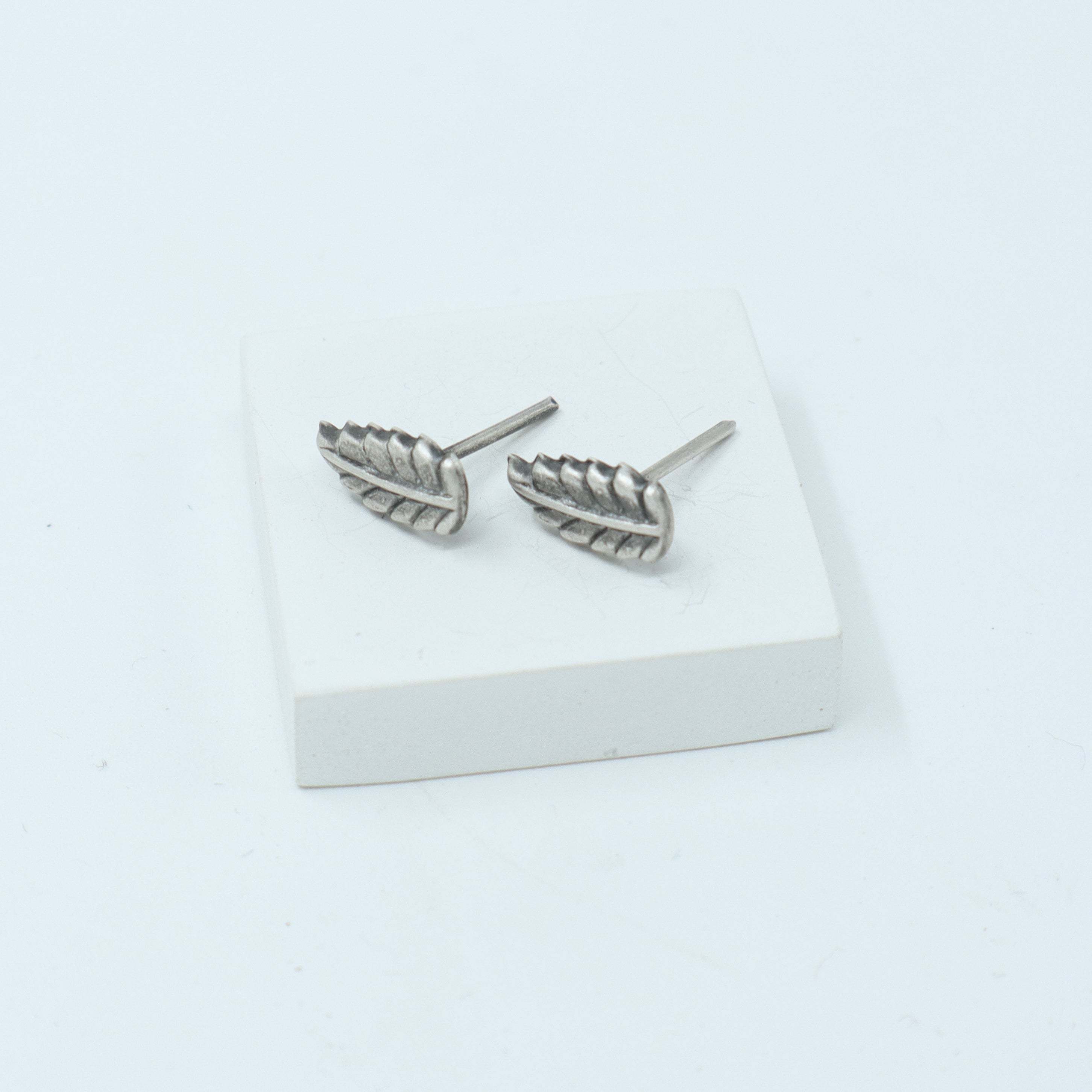 Silver Leafy Stud