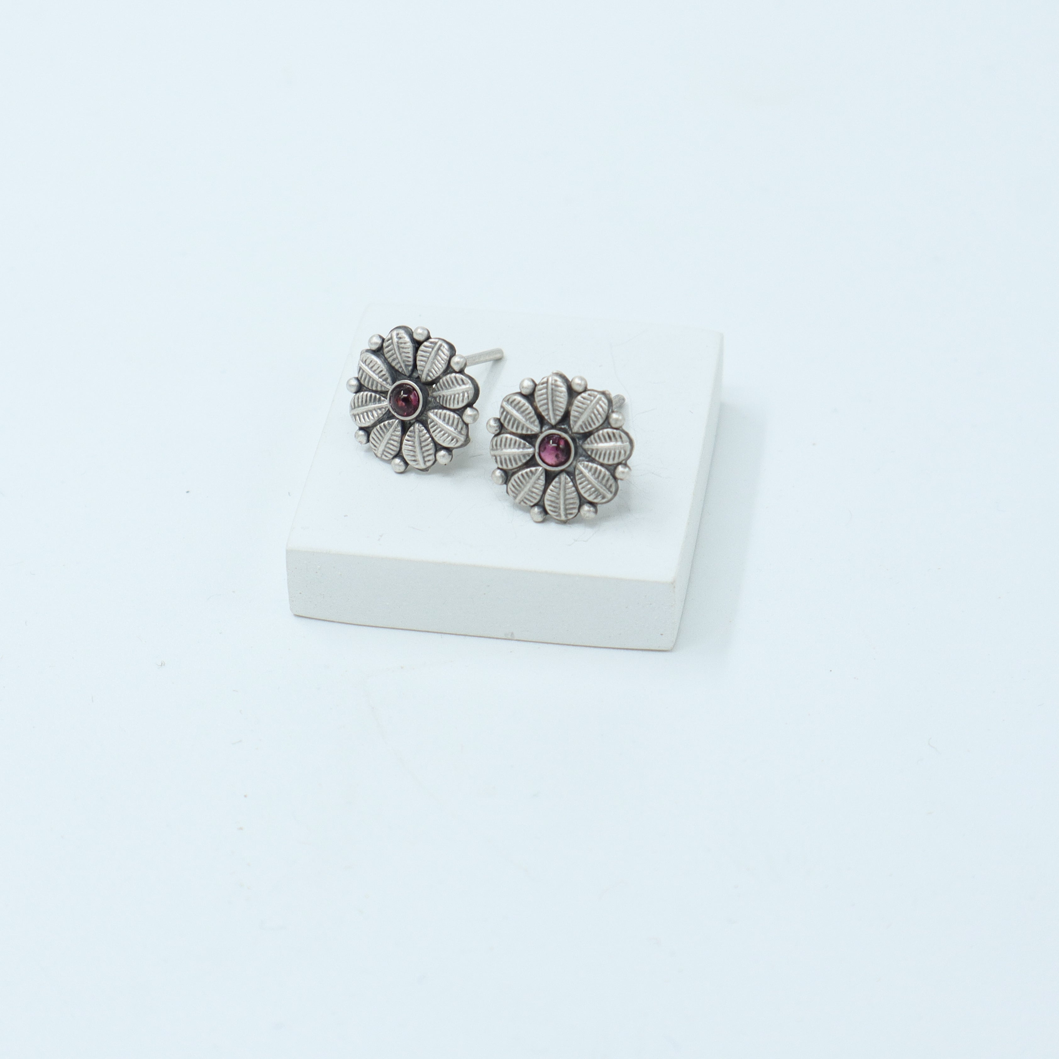 Silver Leafy Flower Stud (8 Petaled Flower)