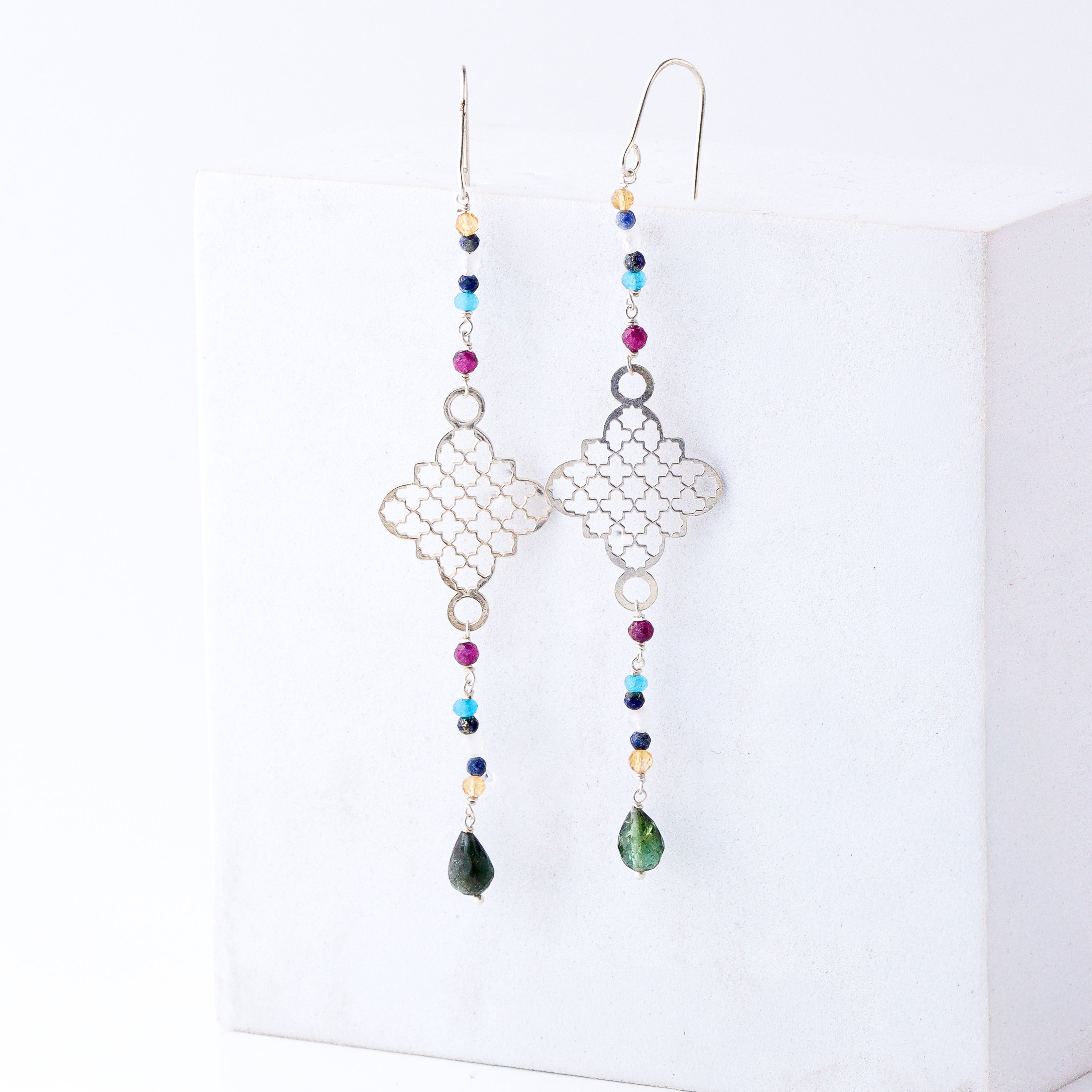Silver Filigree Dangler Earring with Multicolor Stones
