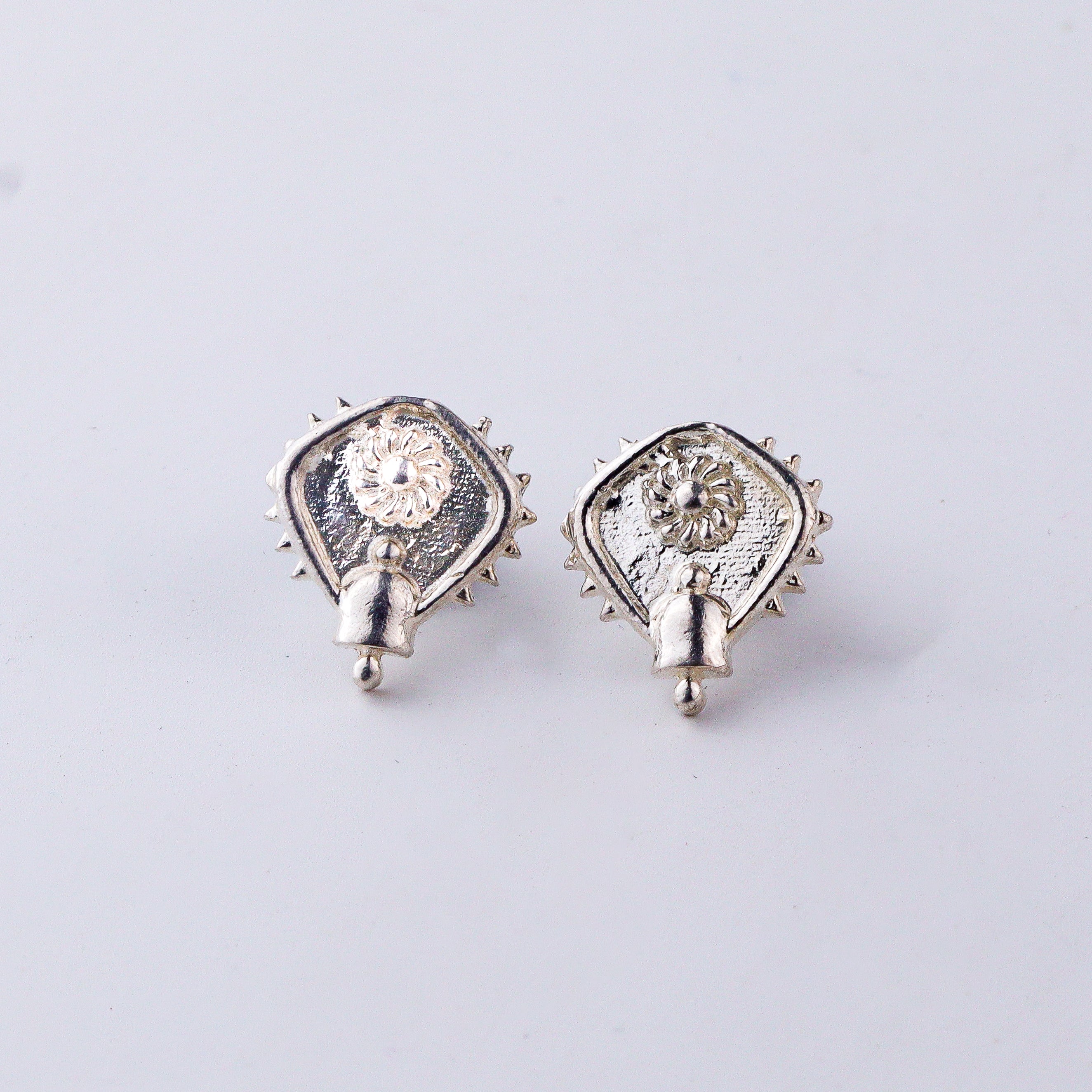 Silver Saaj Motif Earring: बदाम (Badam)