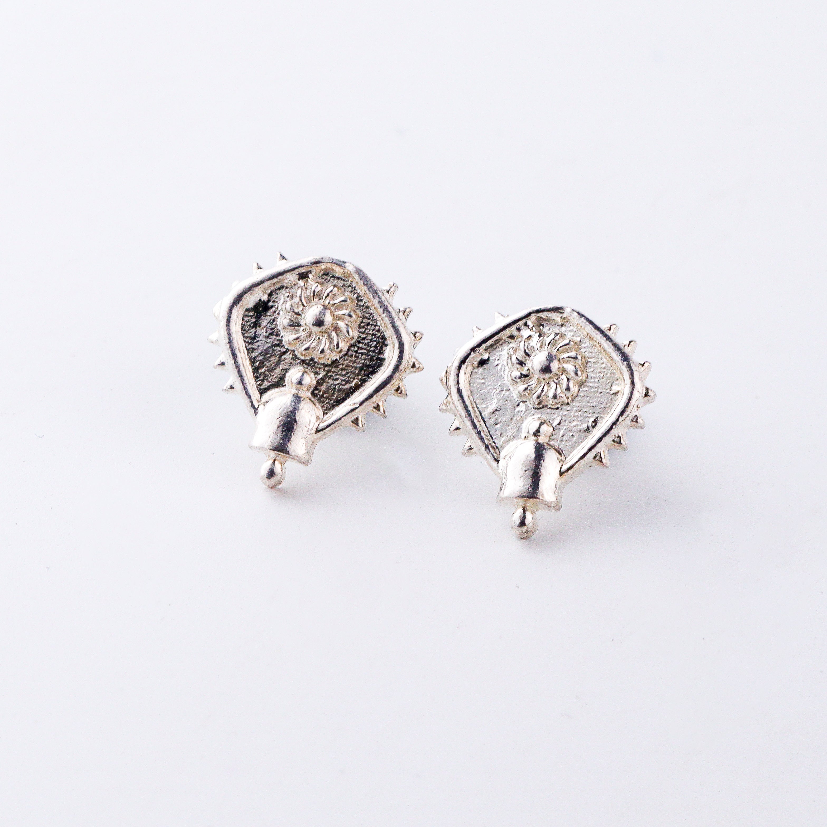 Silver Saaj Motif Earring: बदाम (Badam)