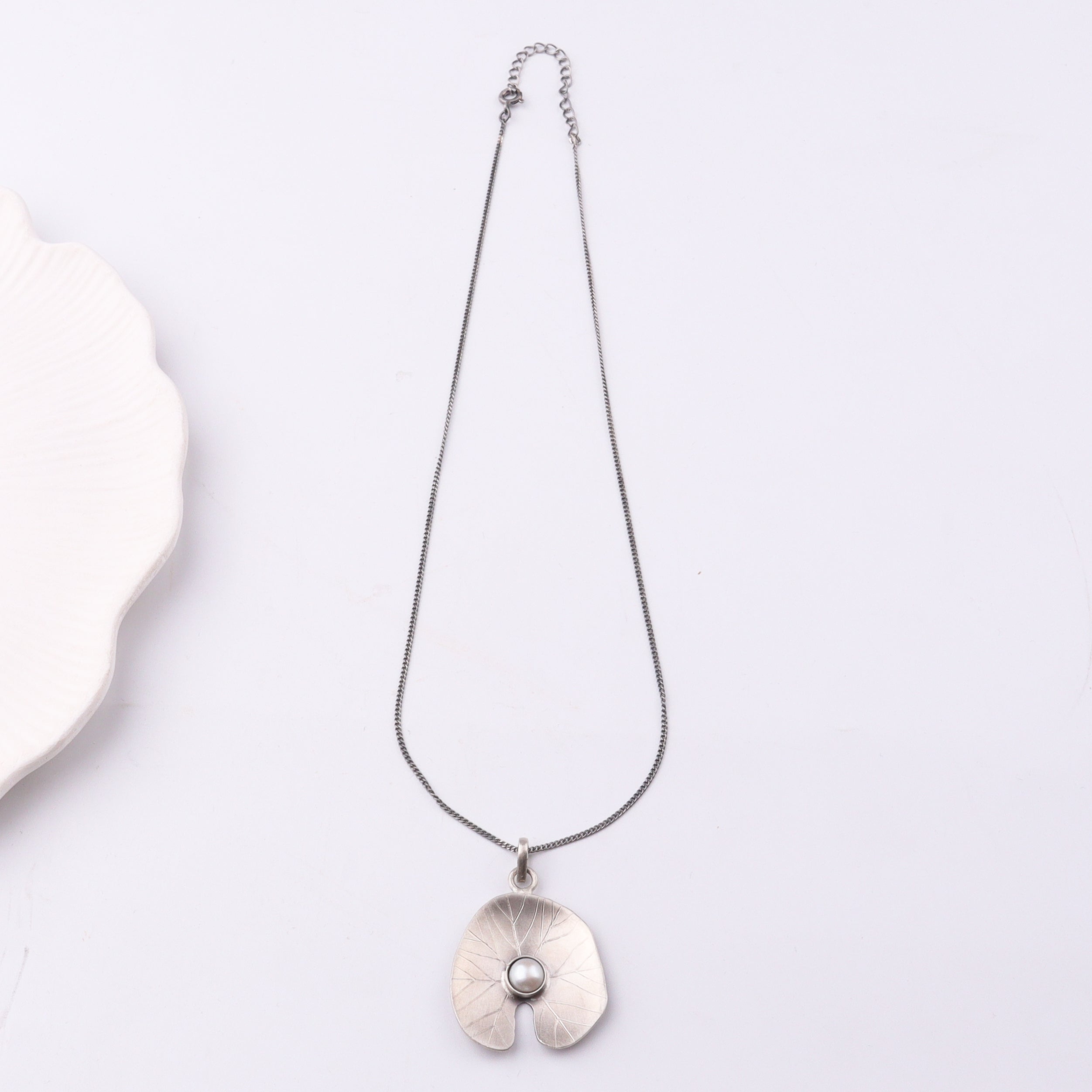 Saroj-Parna Silver Pendant (Small)