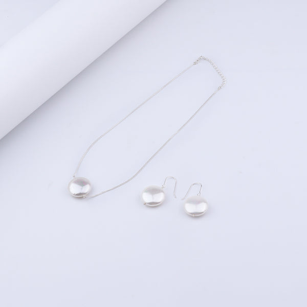 Pearl jewelry set with necklace and earrings