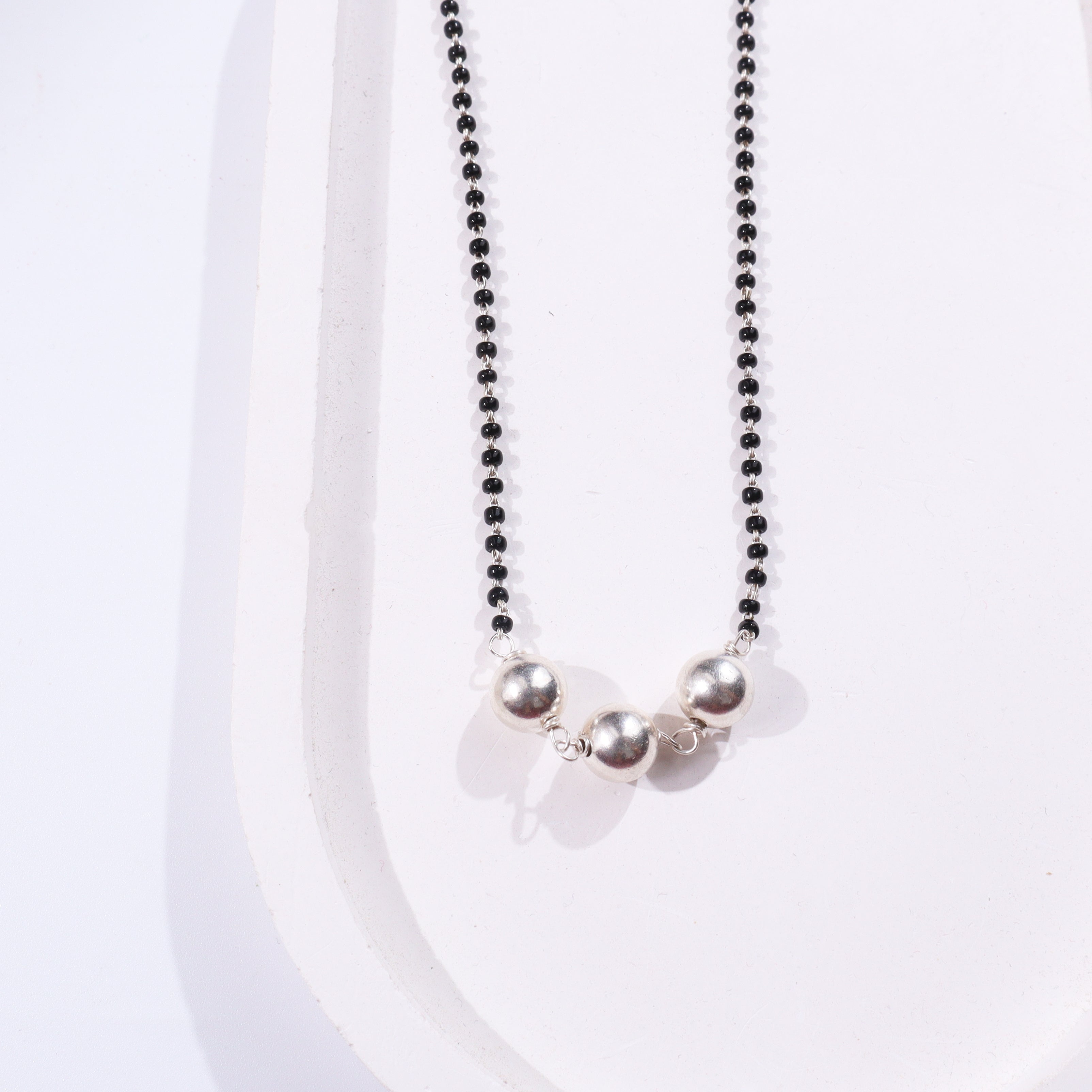 Classic Sarmanee Mangalsutra Small