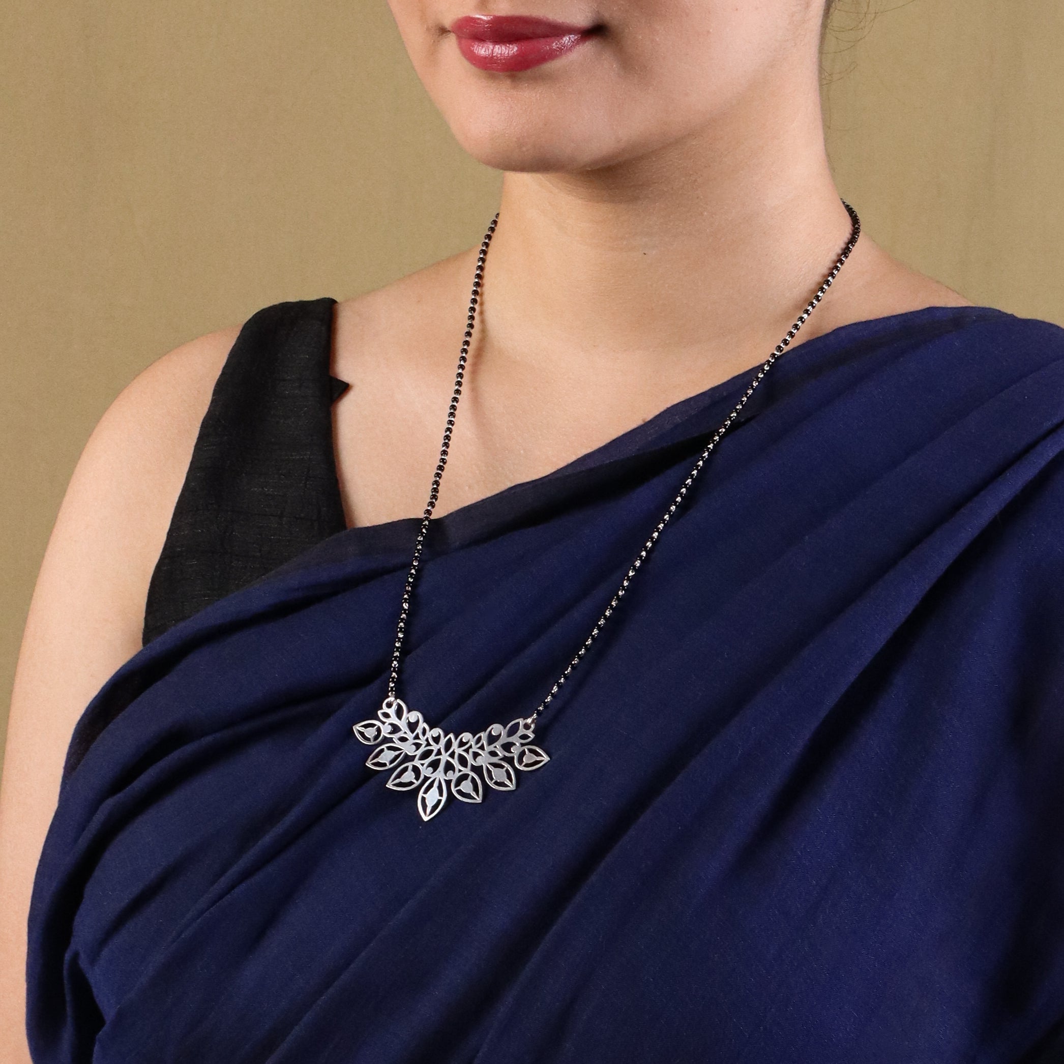 Silver Leafy Cluster Mangalsutra