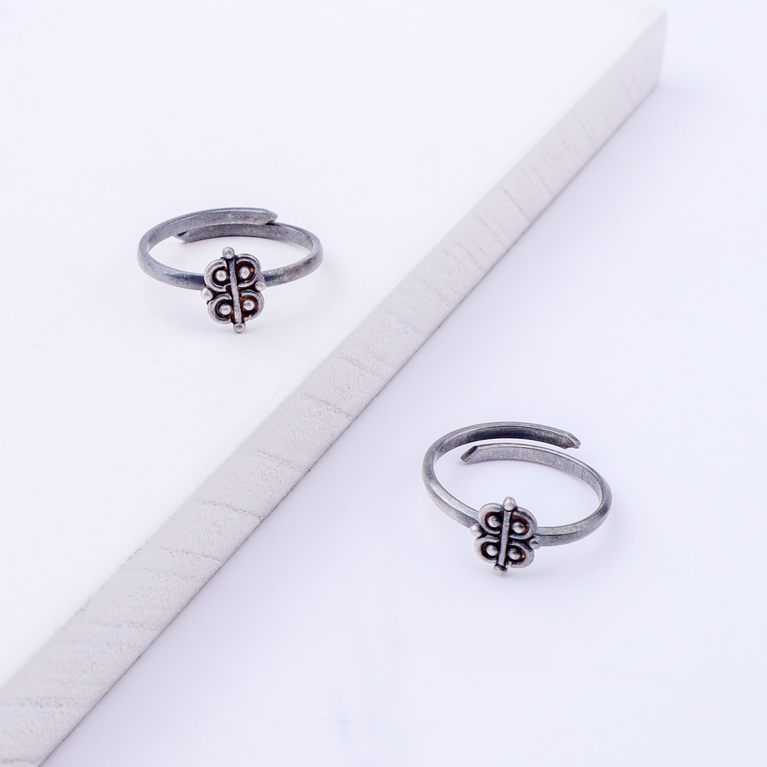 Tiny Silver Adjustable Geometric Toe Ring