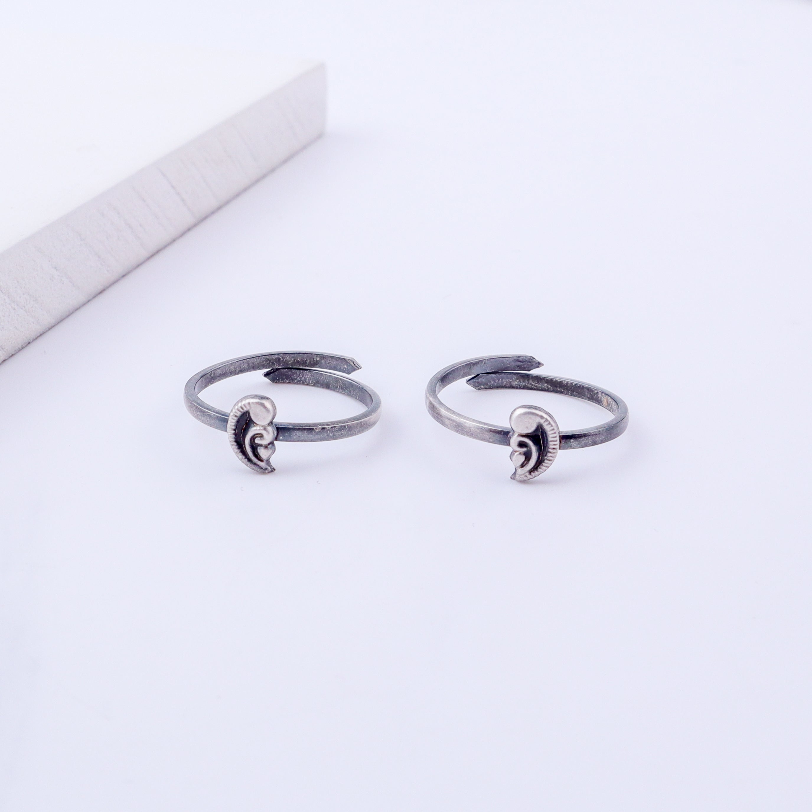 Tiny Silver Adjustable Peacock Toe Ring