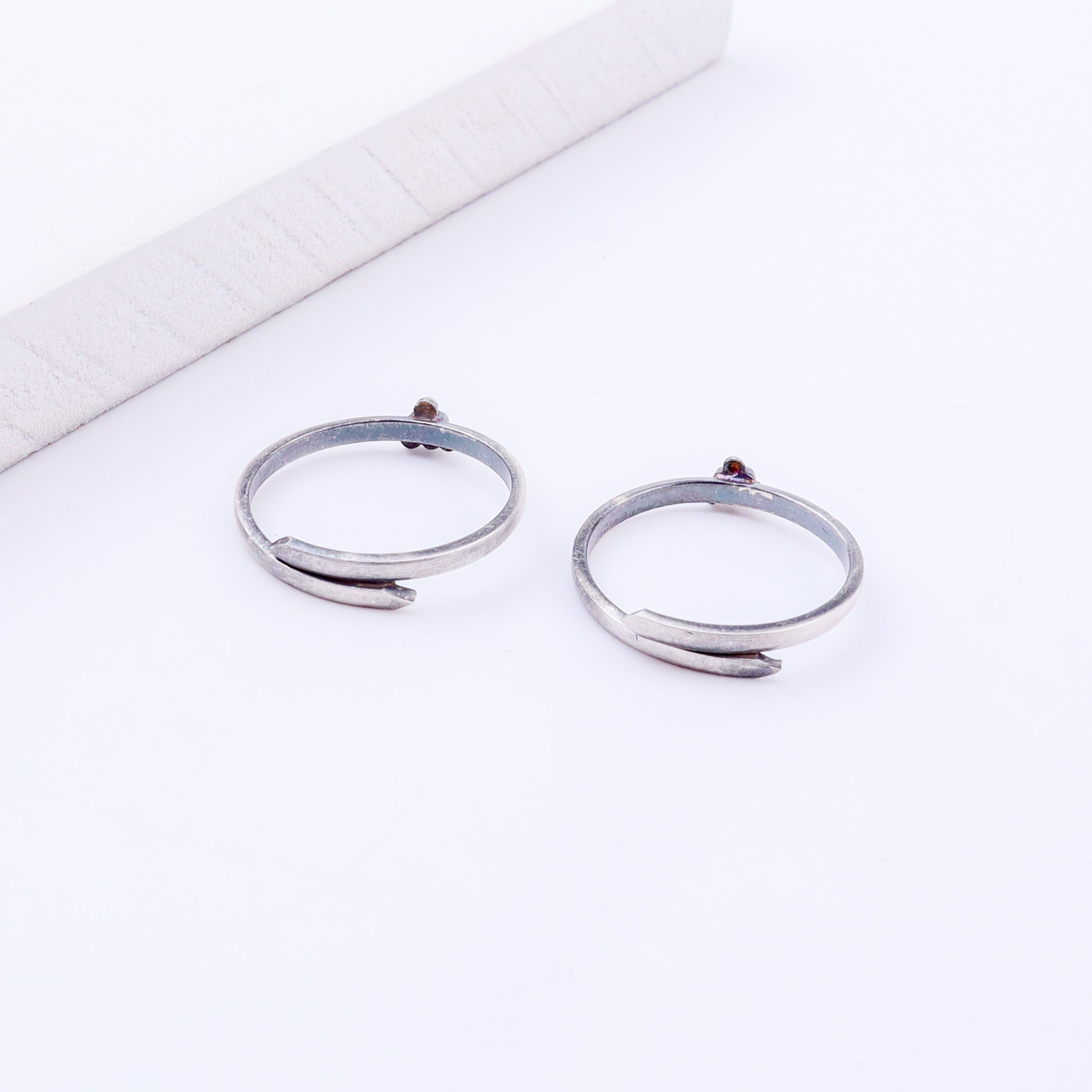 Tiny Silver Adjustable Pyramid Toe Ring