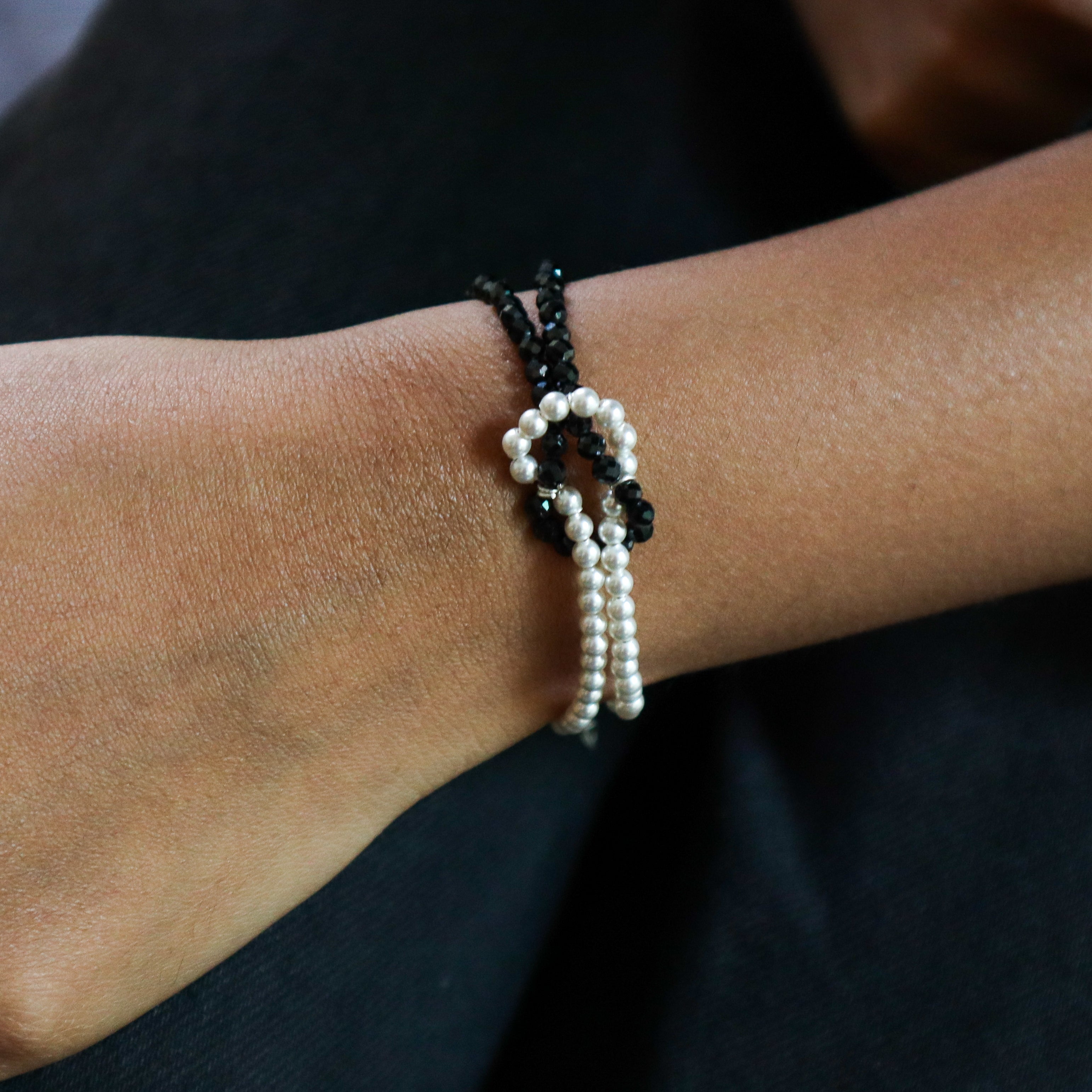 Black spinel pearl silver bracelet handcrafted detailing