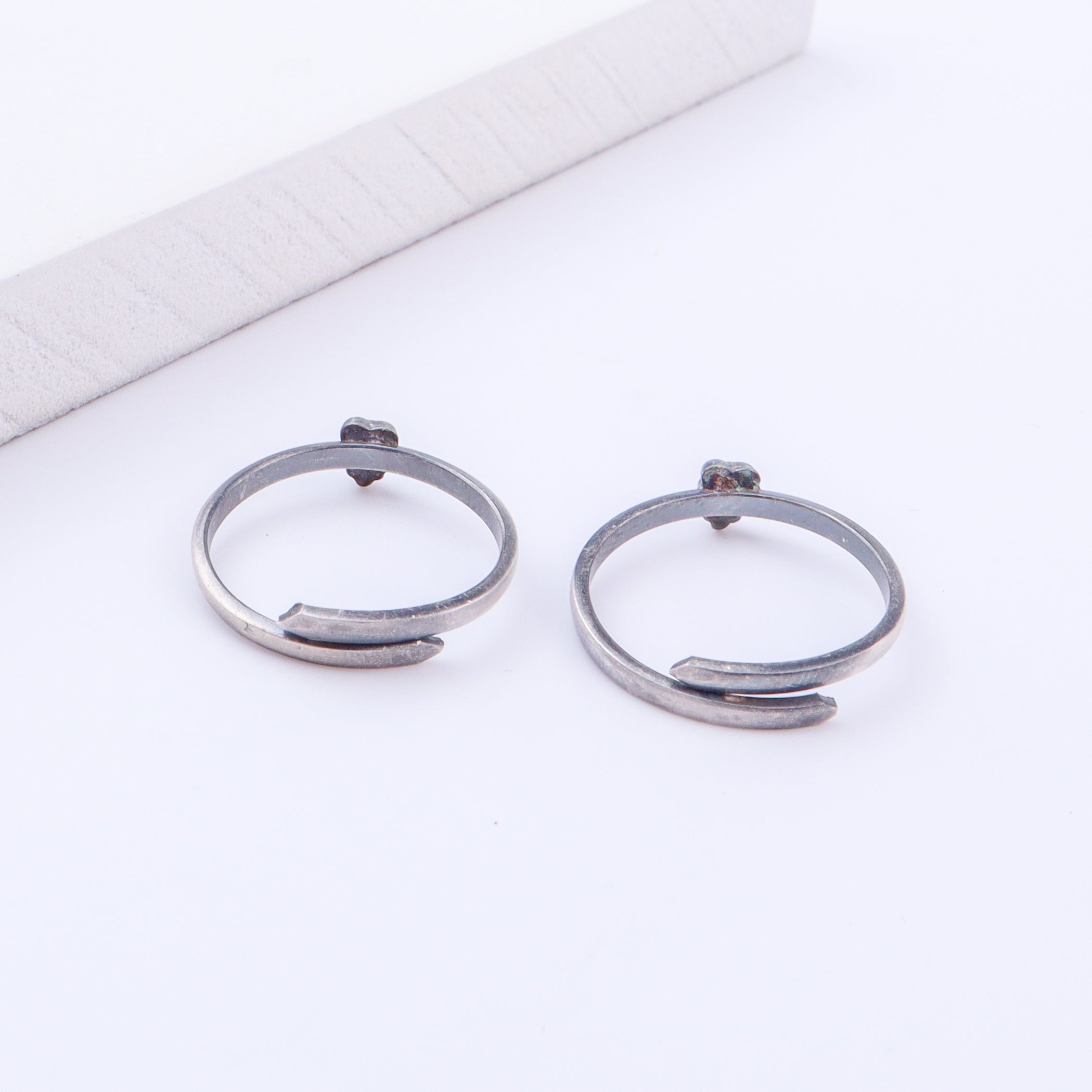 Tiny Silver Adjustable Textured Leaf Toe Ring