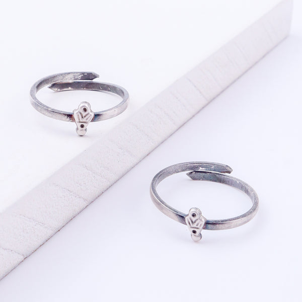 Tiny Silver Adjustable Leaf Toe Ring