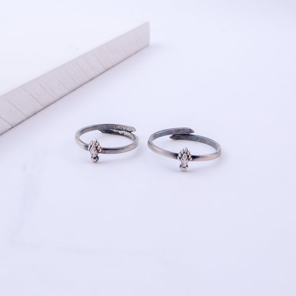 Tiny Silver Adjustable Nip Toe Ring