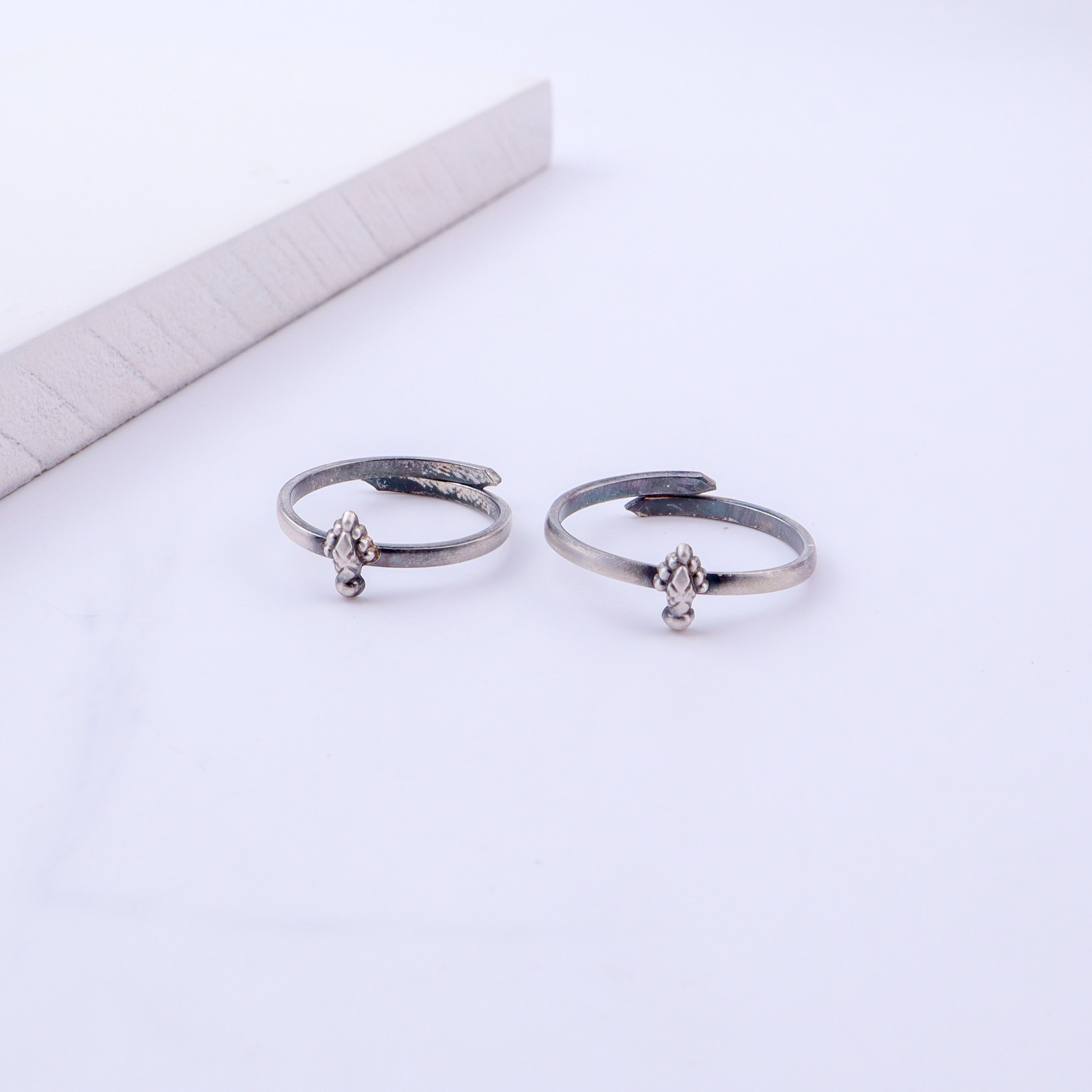 Tiny Silver Adjustable Nip Toe Ring