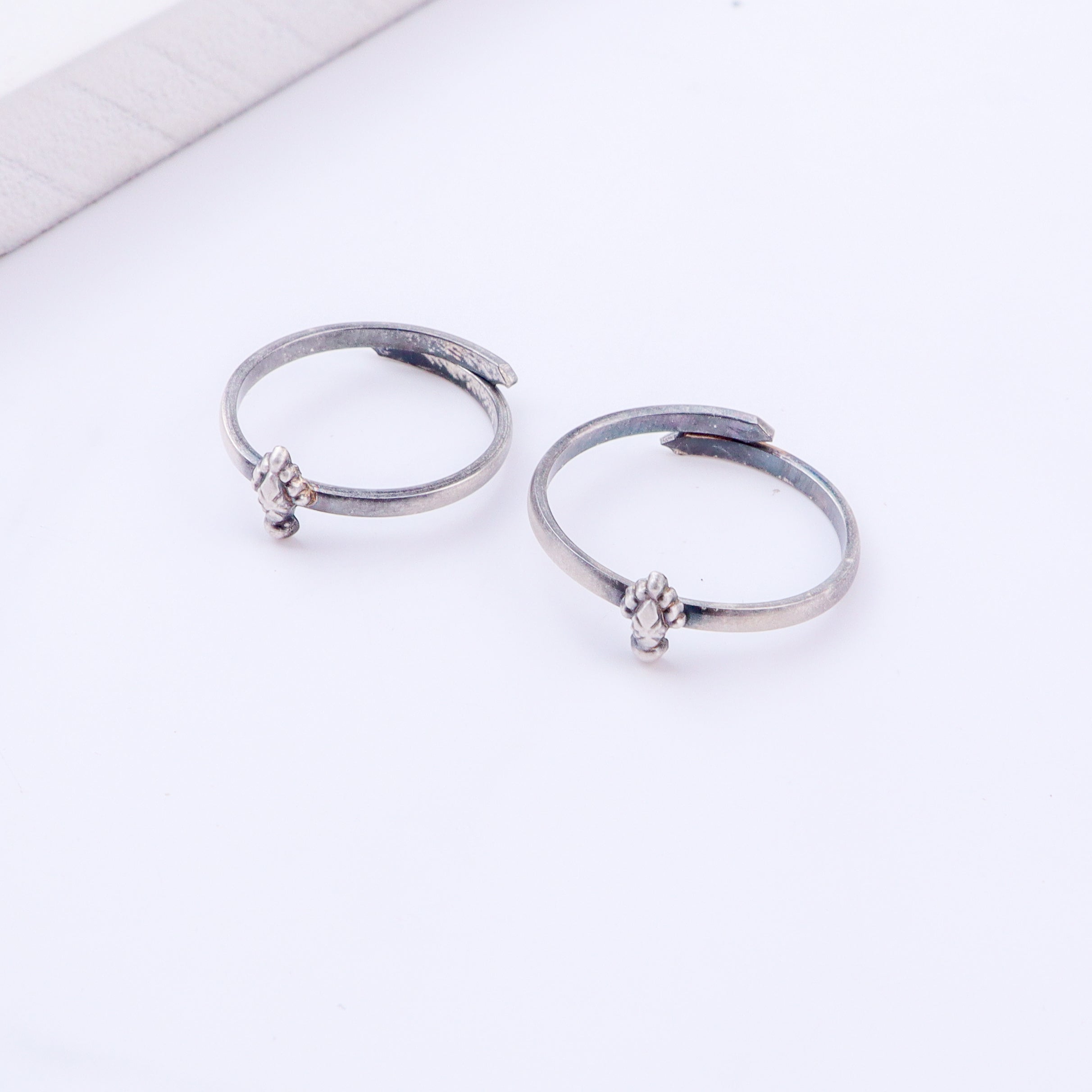 Tiny Silver Adjustable Nip Toe Ring