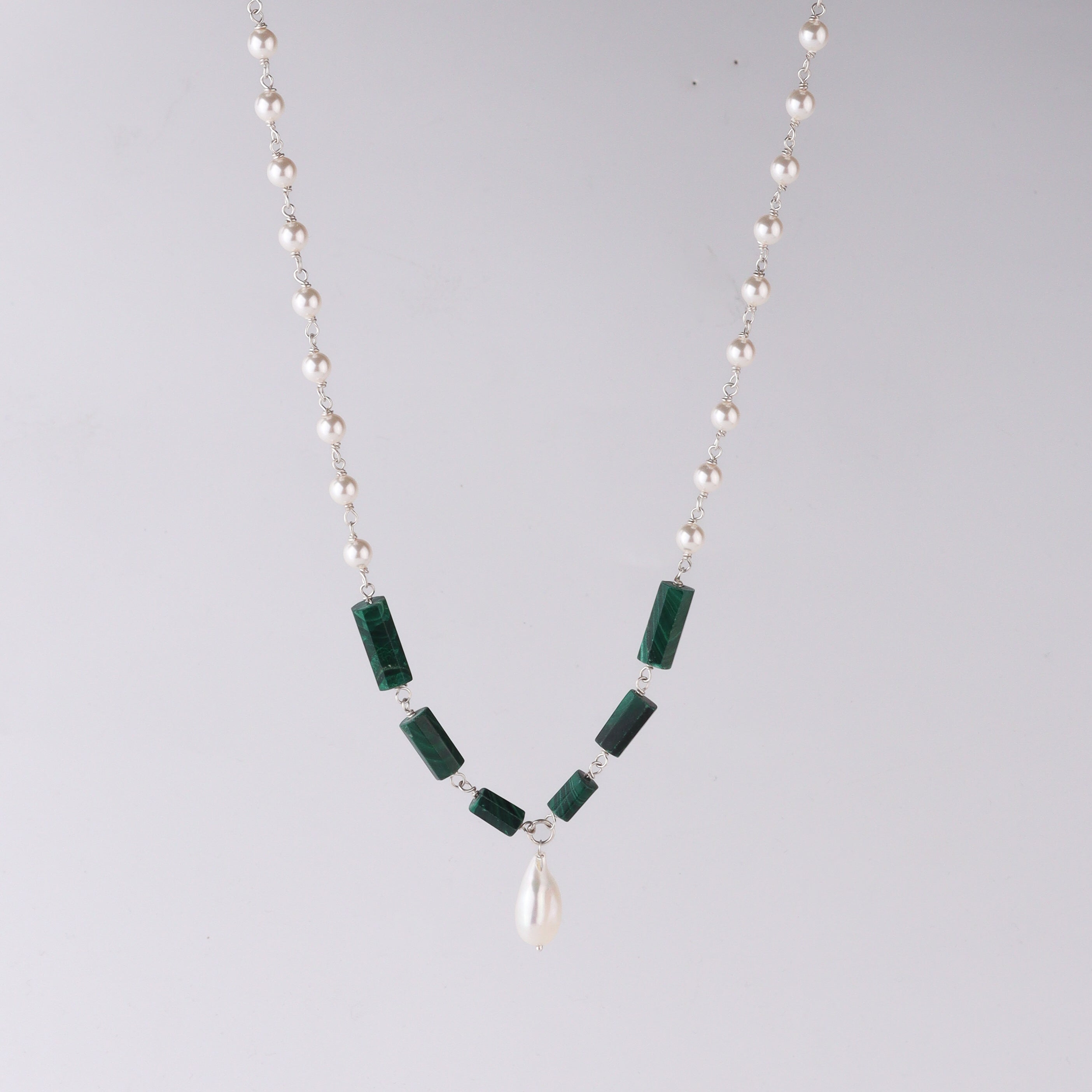 pearl ganthan necklace with malachite for festive look