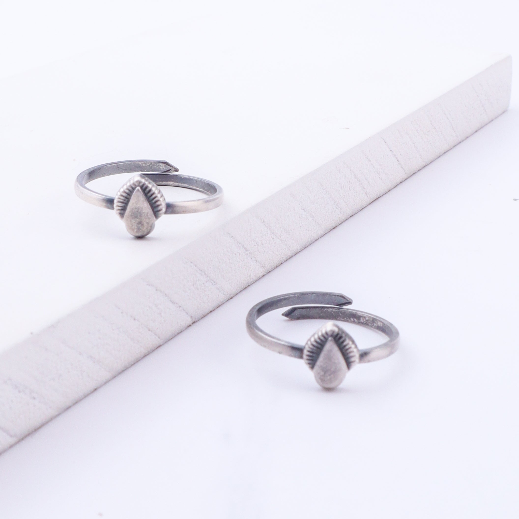 Tiny Silver Adjustable Leaf Toe Ring
