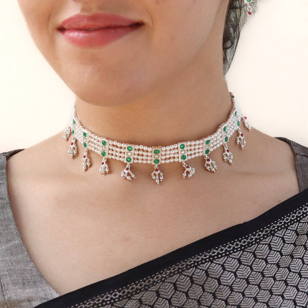 Close-up of Silver Green Stone and Pearls Chinchapeti Set detailing