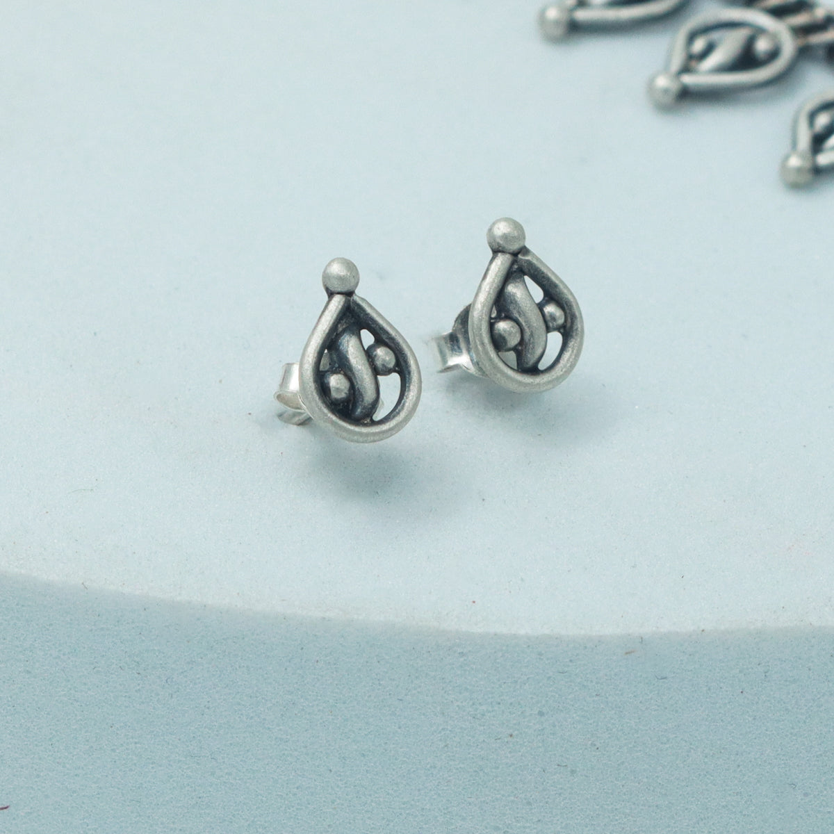 Oxidized Silver Delicate Leaf Set