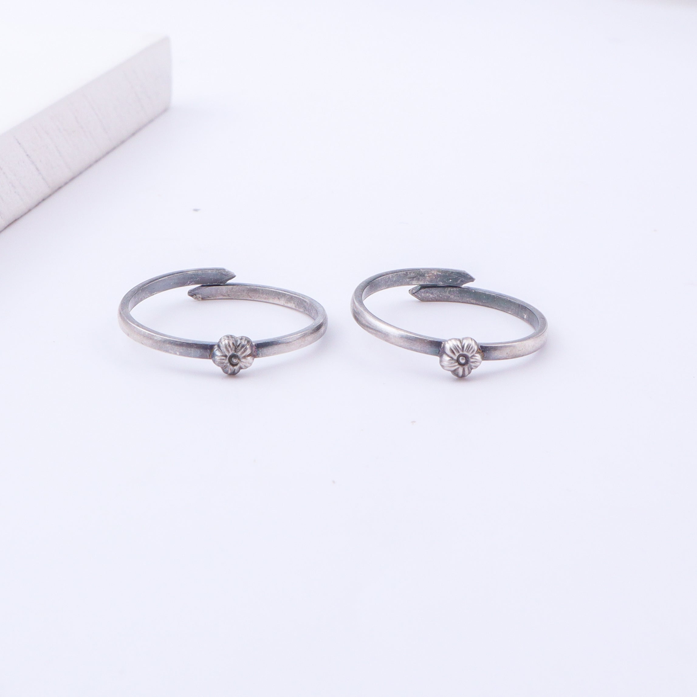 Tiny Silver Adjustable Flower Toe Ring