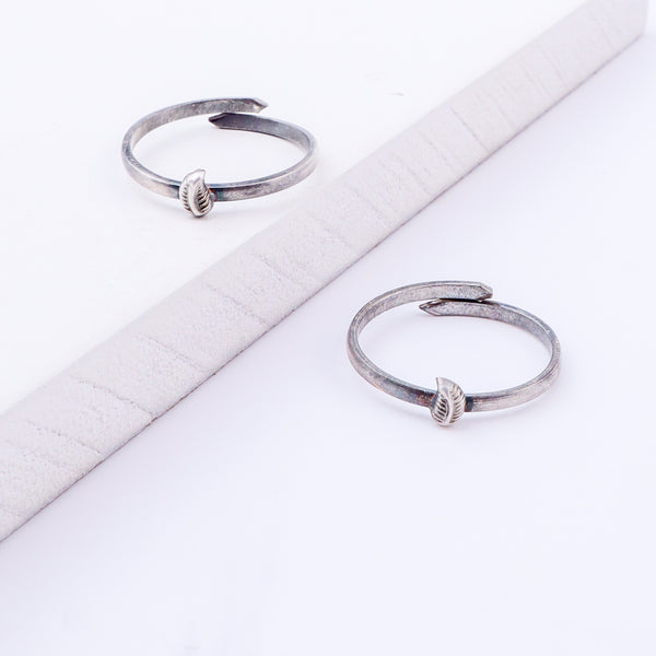 Tiny Silver Adjustable Leaf Toe Ring