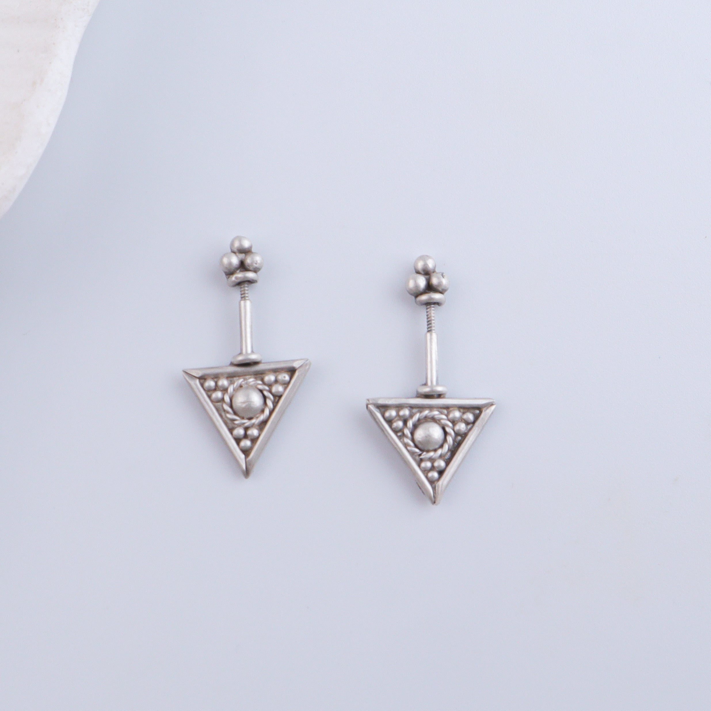 Triangle Bugadi (Pierced)