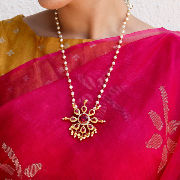 Close-up of Silver Tanmani Pink Flower Pendant Set with detailing