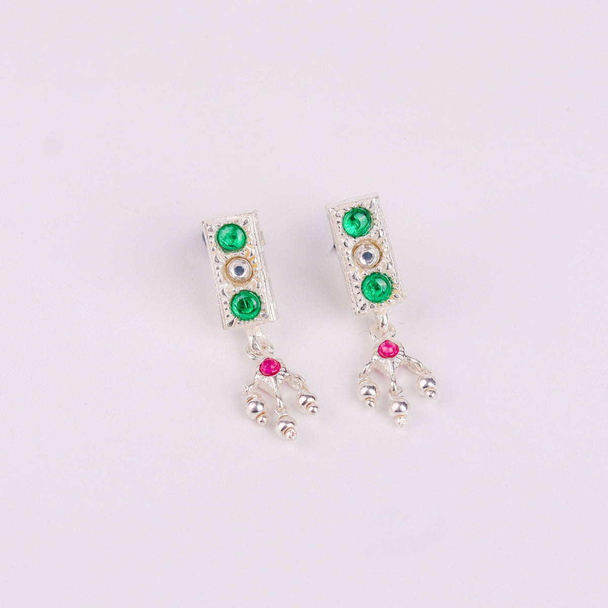 Woman styling Silver Green Stone and Pearls Chinchapeti Set
