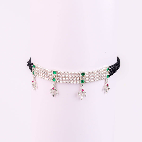 Woman styling Silvers Chinchapeti Mangalsutra with saree
