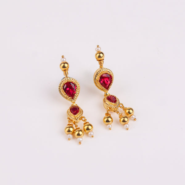 Model wearing Silver Tanmani Pink Flower Pendant Set