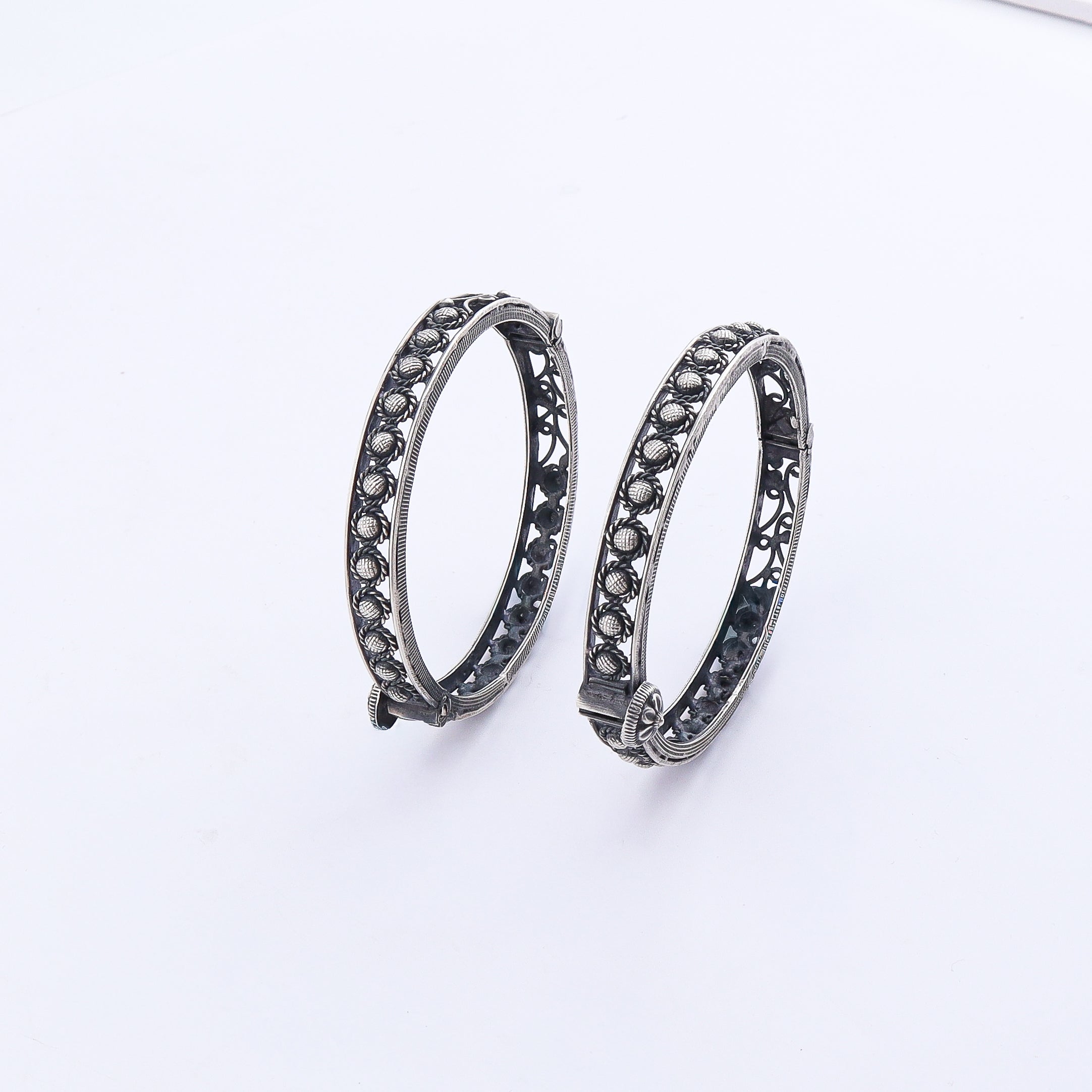 Oxidized Nakshi Bangle Pair (Openable)