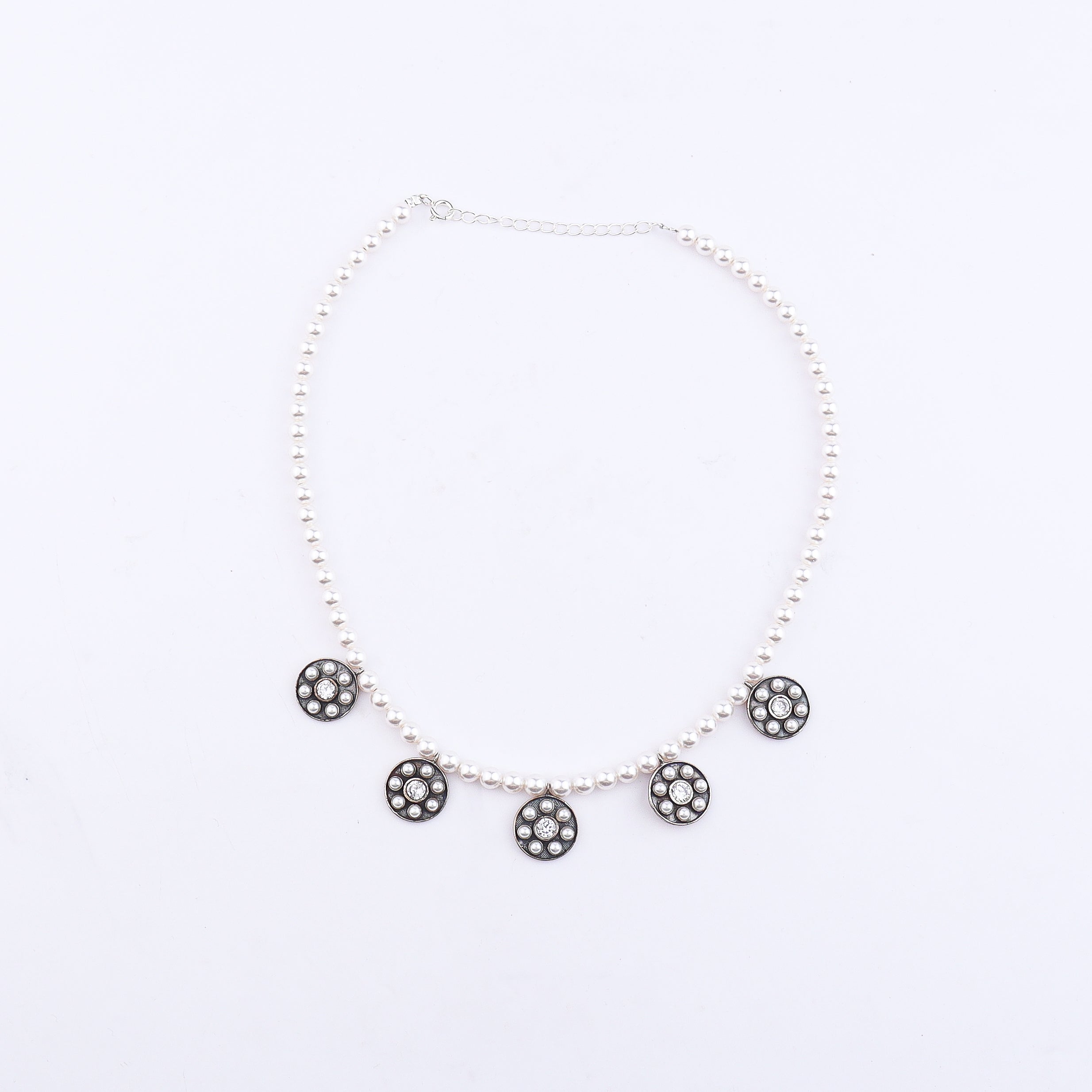 Kundan Motif Necklace with Pearls