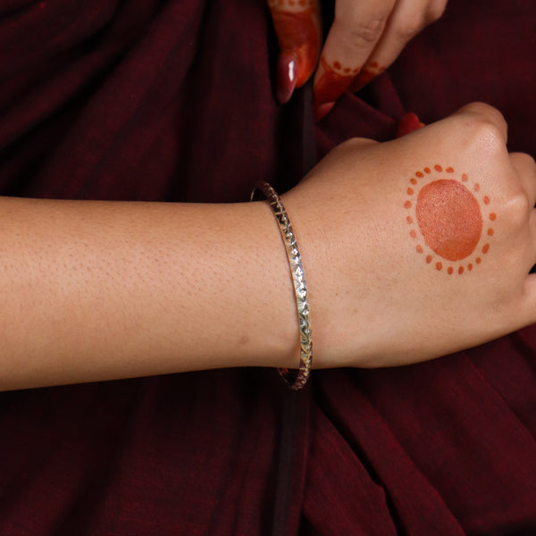 Silver Nakshi Textured Bangle