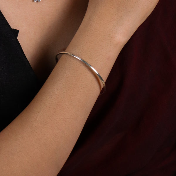 Silver Plain Bangle (Curvy Flat)