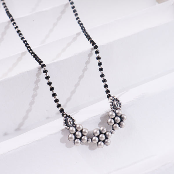 Itihaas Kudi Nath Mangalsutra ( Motif Size : Medium )