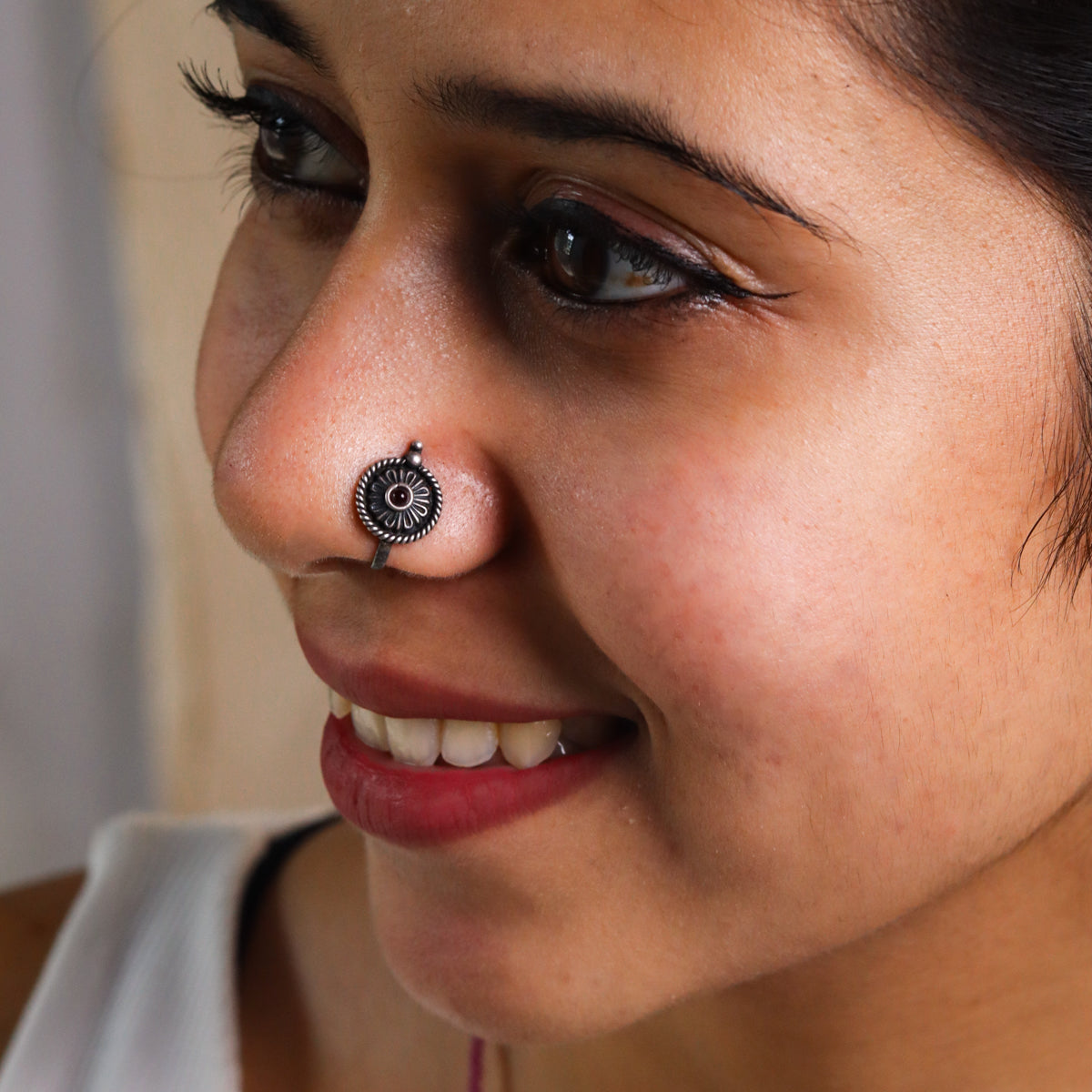 Round Intricate Design Nose pin