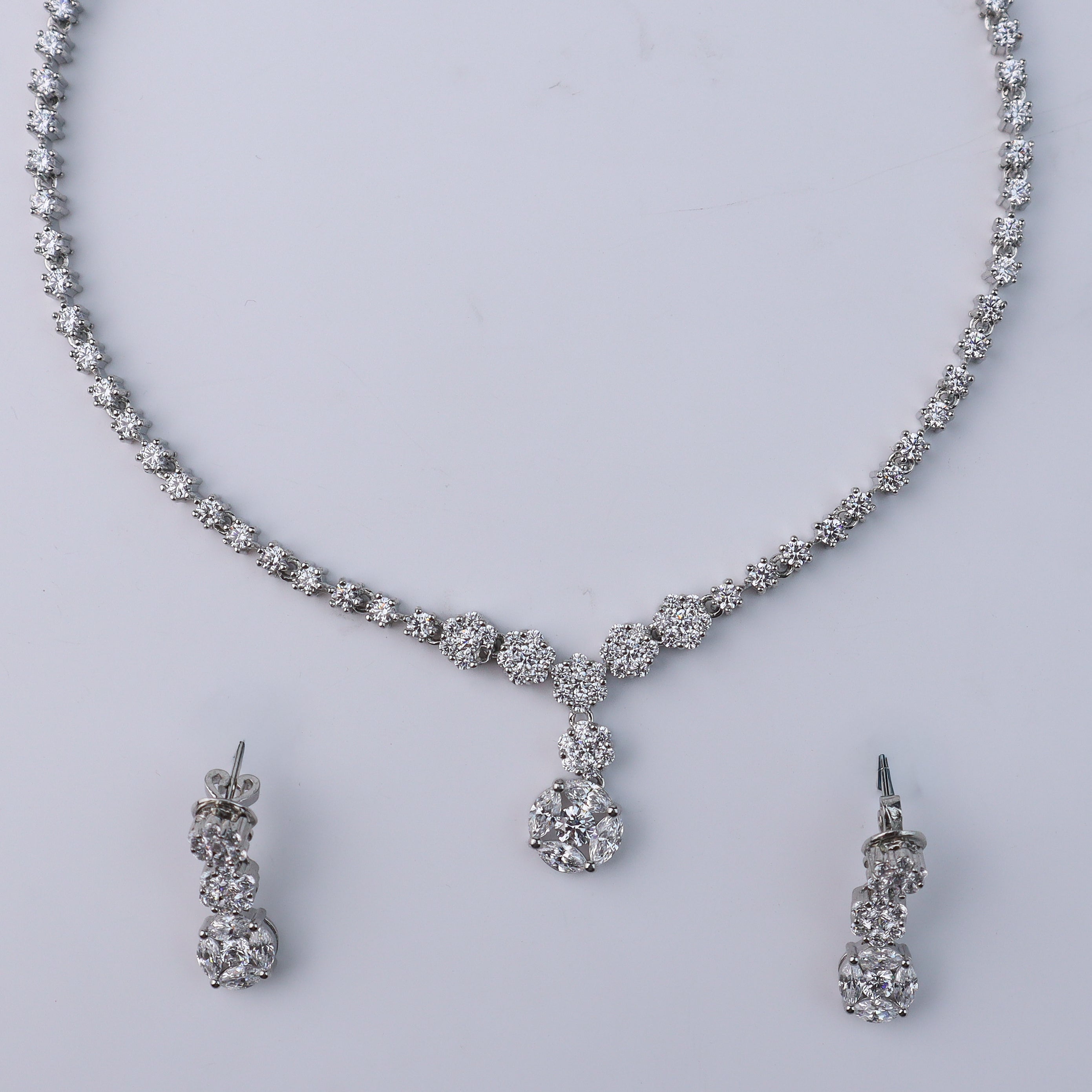 Elegant silver jewelry set with cubic zirconia stones for women