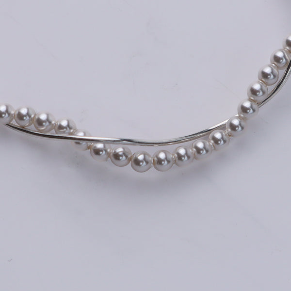Close-up of Pearl Wave Bracelet silver design