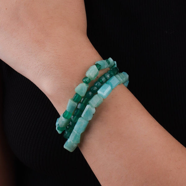 Model wearing Green Onyx & Amazonite Silver Bracelet in 92.5 sterling silver for an elegant handcrafted jewellery look
