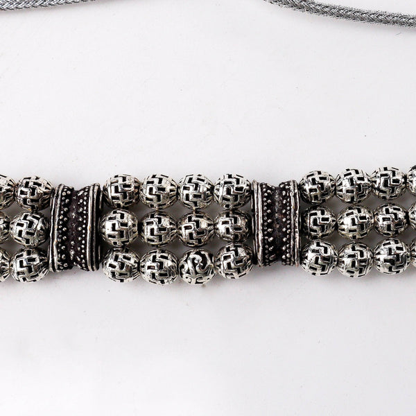 Close-up of Fashion Set showcasing intricate detailing, fine craftsmanship, and refined jewellery finish