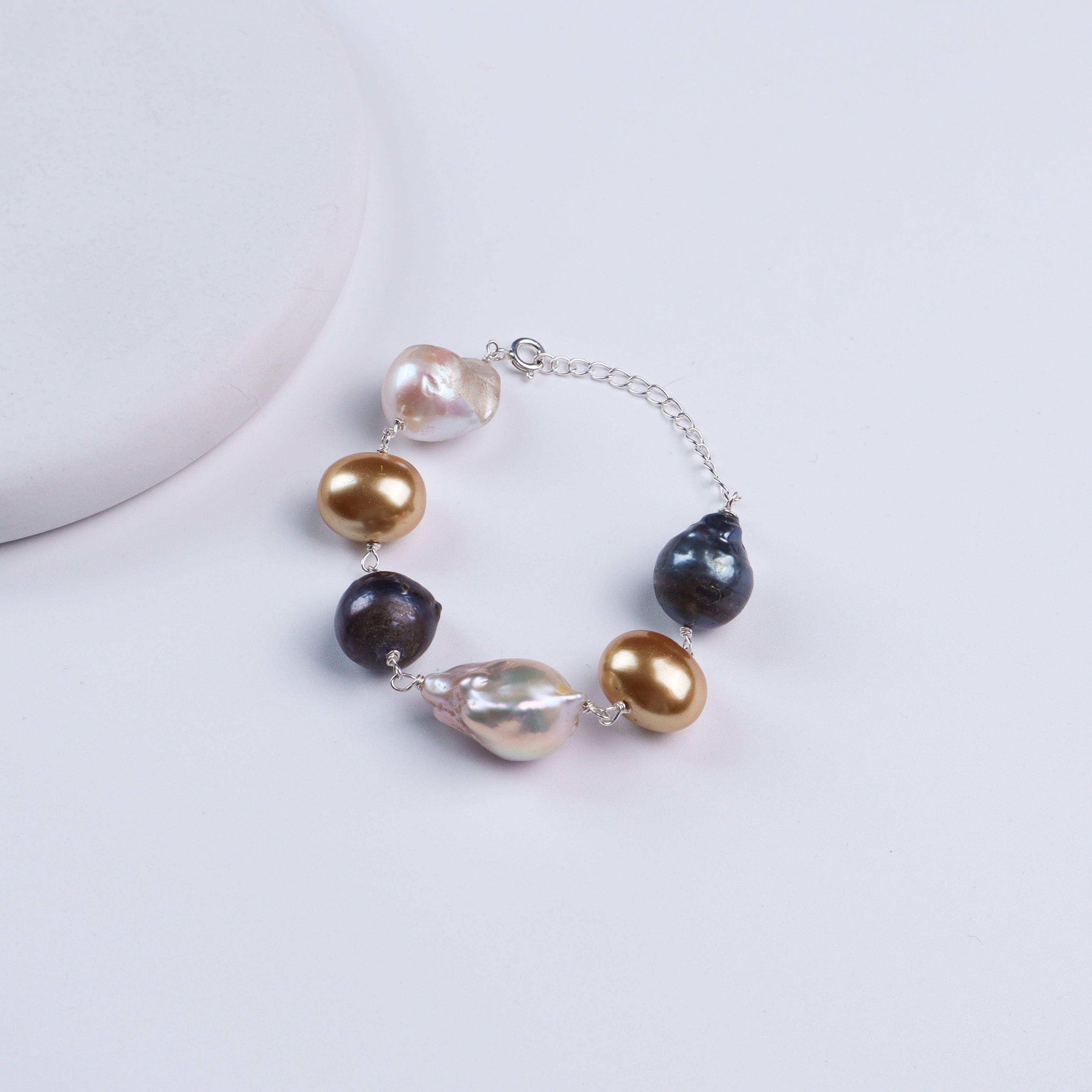Baroque and Shell Pearls Silver Ganthan Bracelet