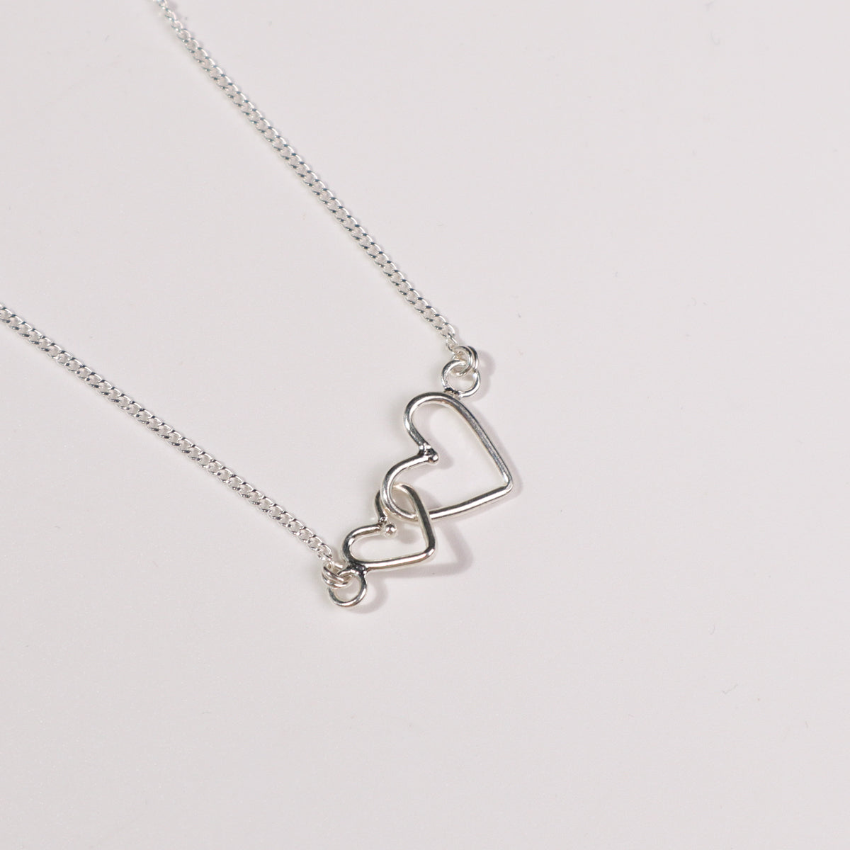 Heart Round Wire Pendant Necklace