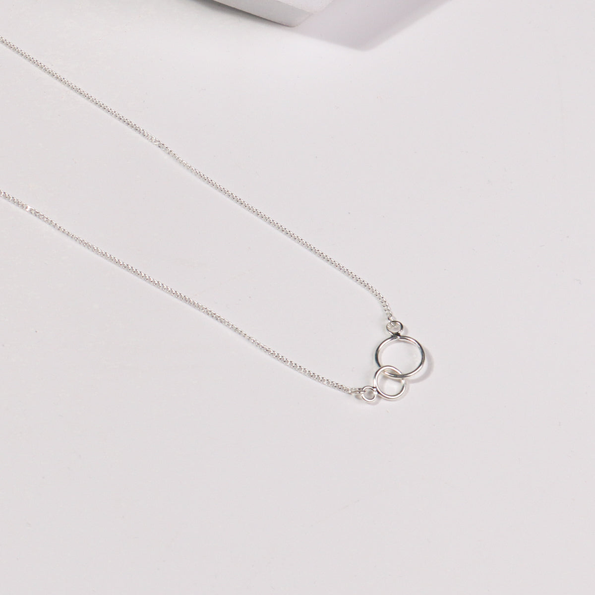 Circle Round Wire Pendant Necklace
