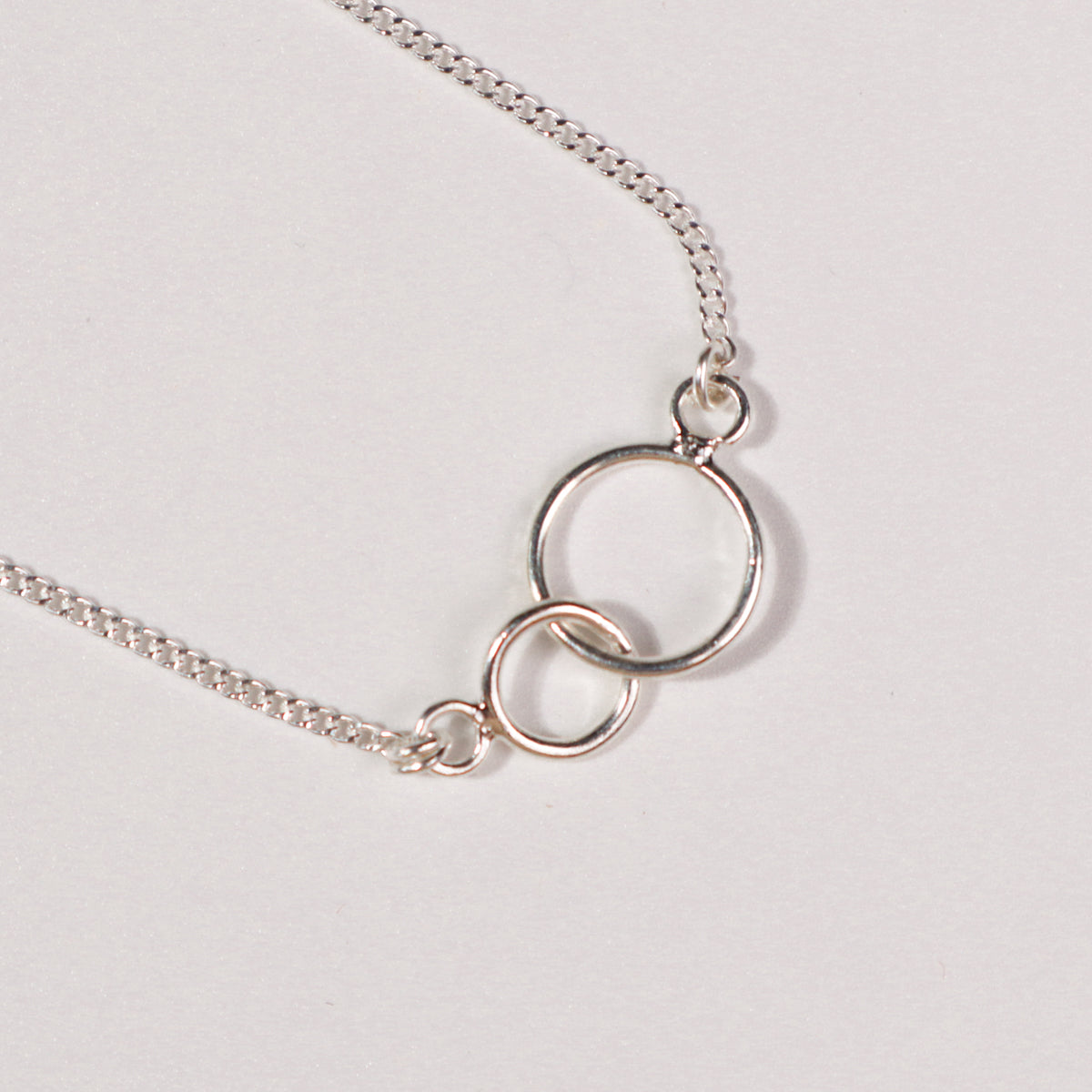 Circle Round Wire Pendant Necklace