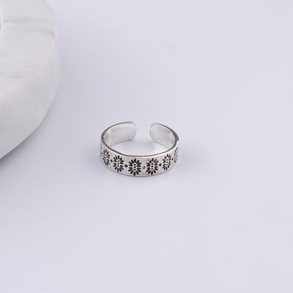 Carved Band Silver Ring