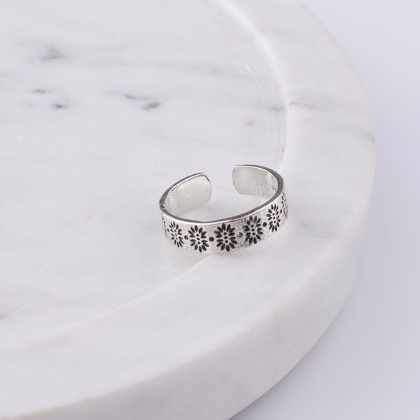Carved Band Silver Ring
