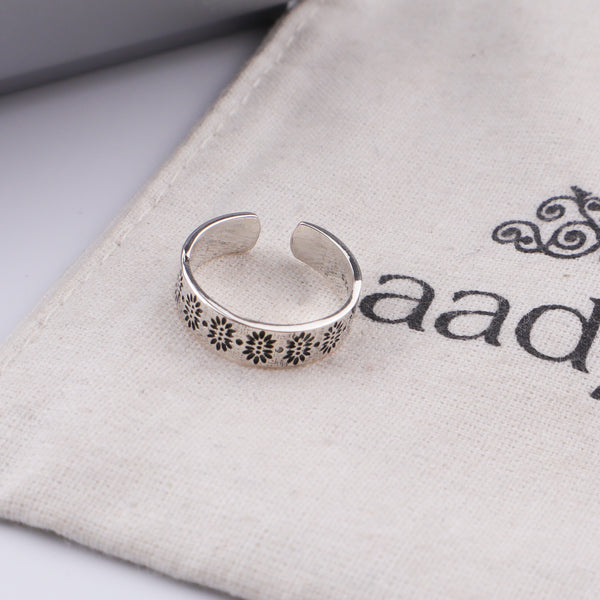 Carved Band Silver Ring