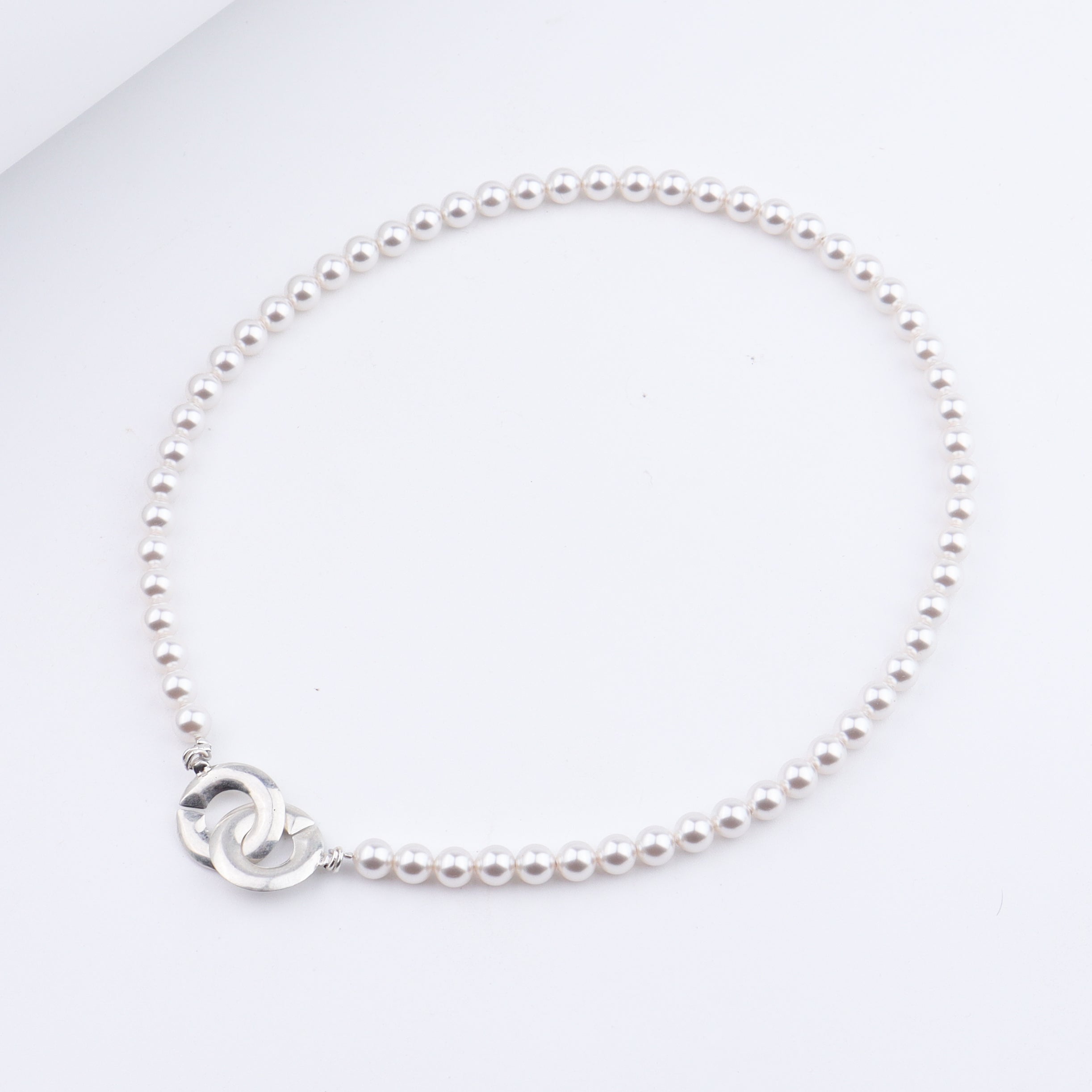 Pearl Beaded Necklace (White Pearls: 6 mm)