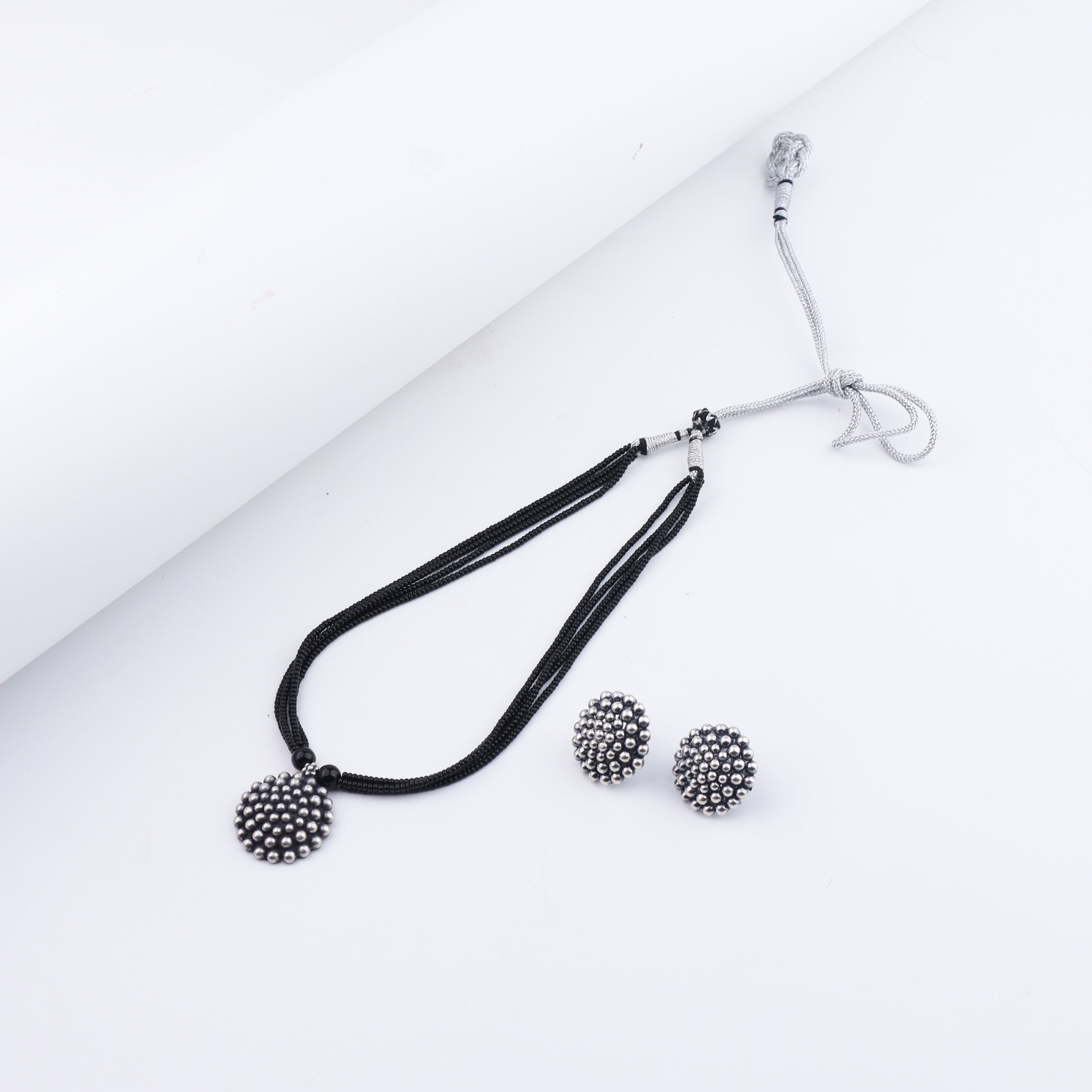 Kudi – Saaj Gath Silver Mangalsutra Set