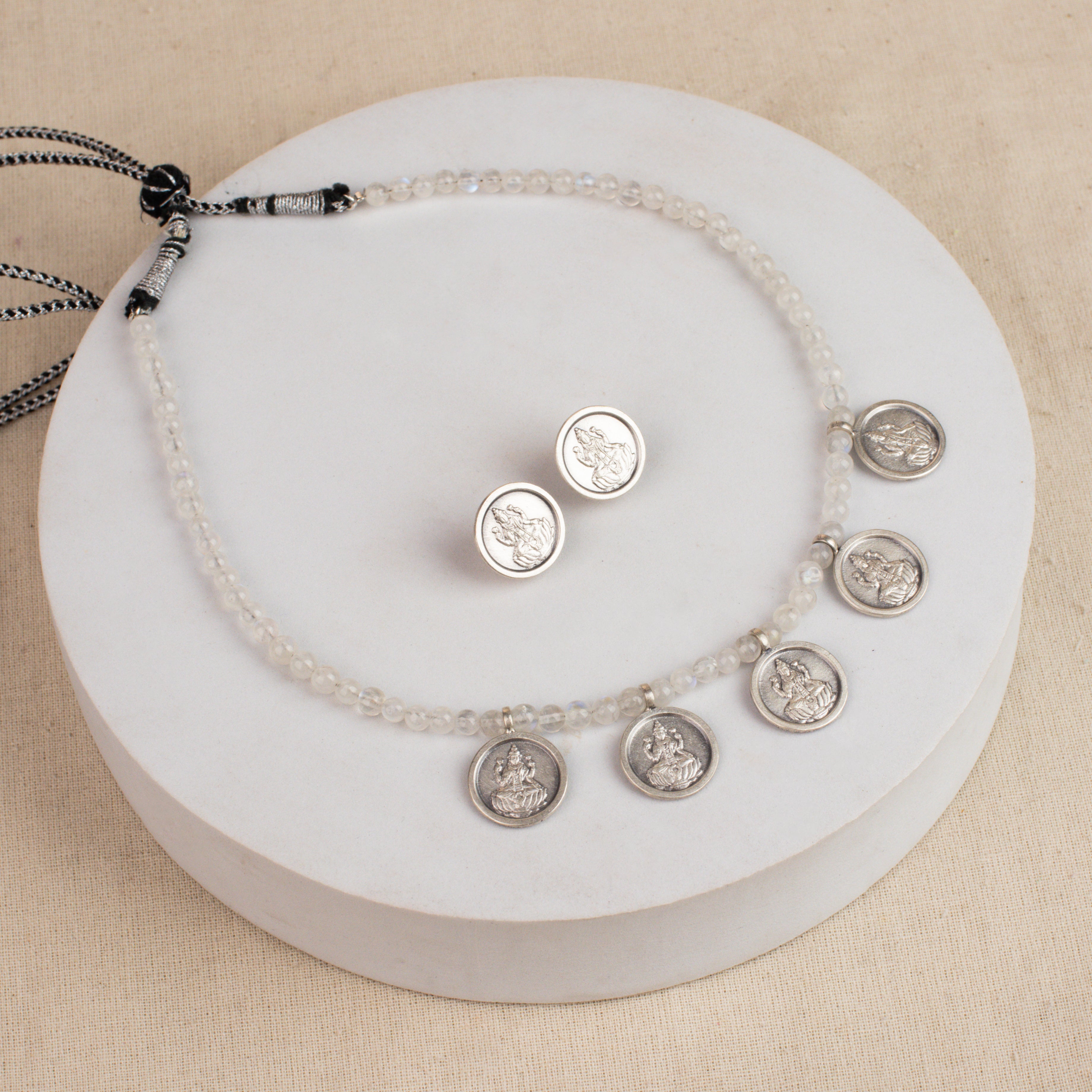 Moonstone Silver Putali Haar Set