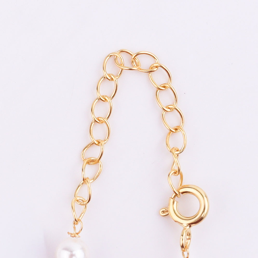 Gold chain with pearl and bead clasp for necklace